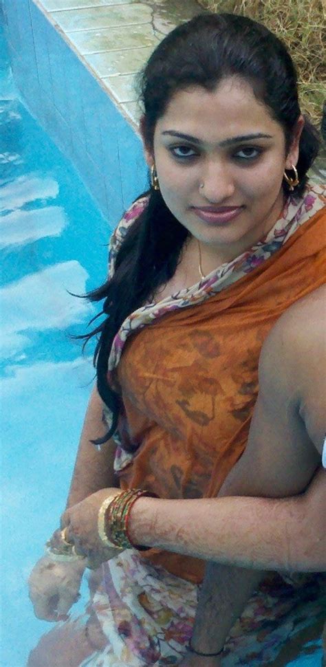 desi nude bhabi photo|Desi Nude Club